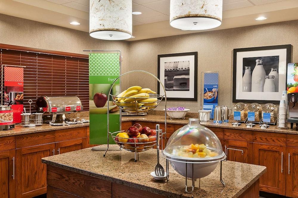 Hampton Inn Форт Коллинс Экстерьер фото