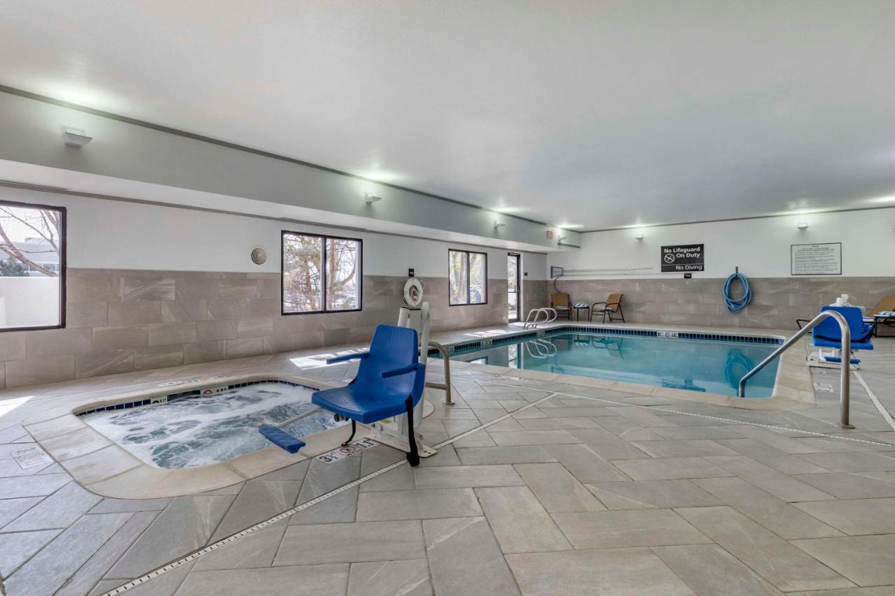 Hampton Inn Форт Коллинс Экстерьер фото