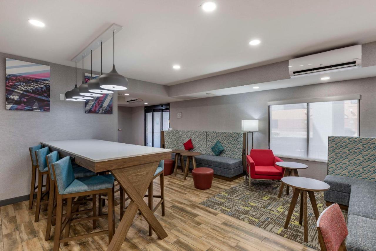 Hampton Inn Форт Коллинс Экстерьер фото
